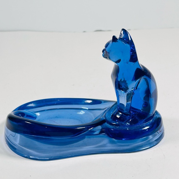 Unique Vintage Mid Century Acrylic Cat Dresser Dish Blue - Picture 3 of 8